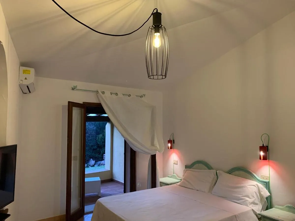 Godo Beach Hotel Baja Sardinia 3*,  Italia