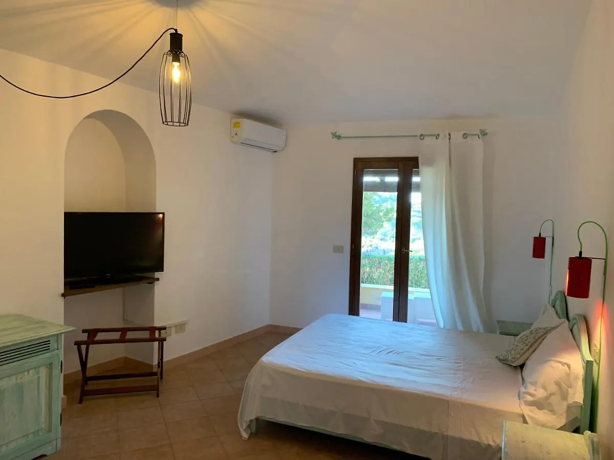 Godo Beach Hotel Baja Sardinia 3*,