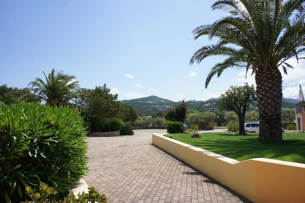 Godo Beach Hotel Baja Sardinia 3*,